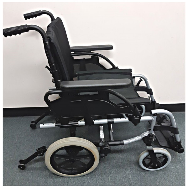 Manual wheelchair - transit